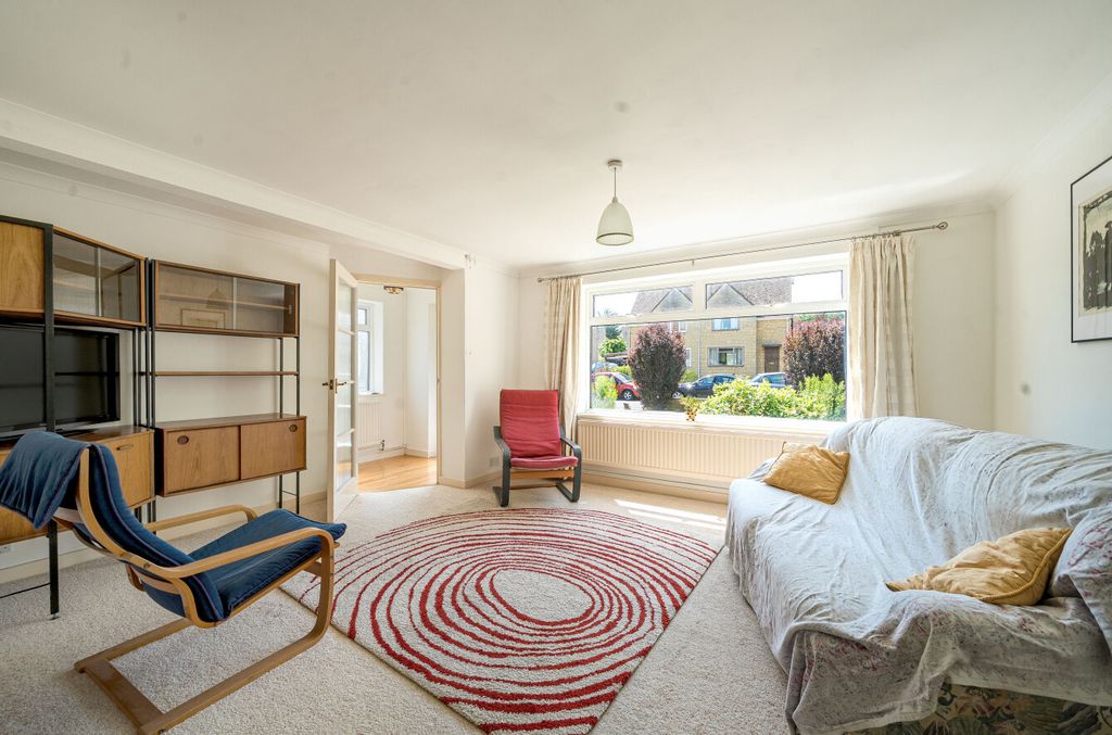 Property photo 3 of 19 Sitting Room