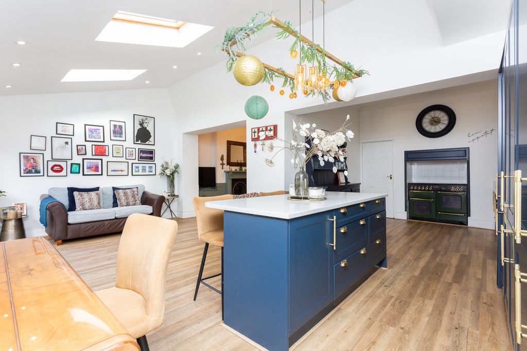 Property photo 2 of 16