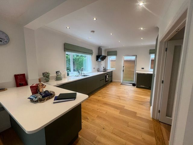 Property photo 3 of 19 Kitchen