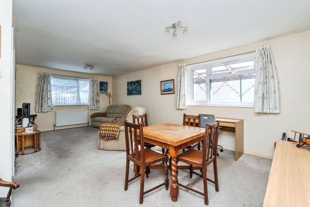 Property photo 2 of 18 Picture No. 02