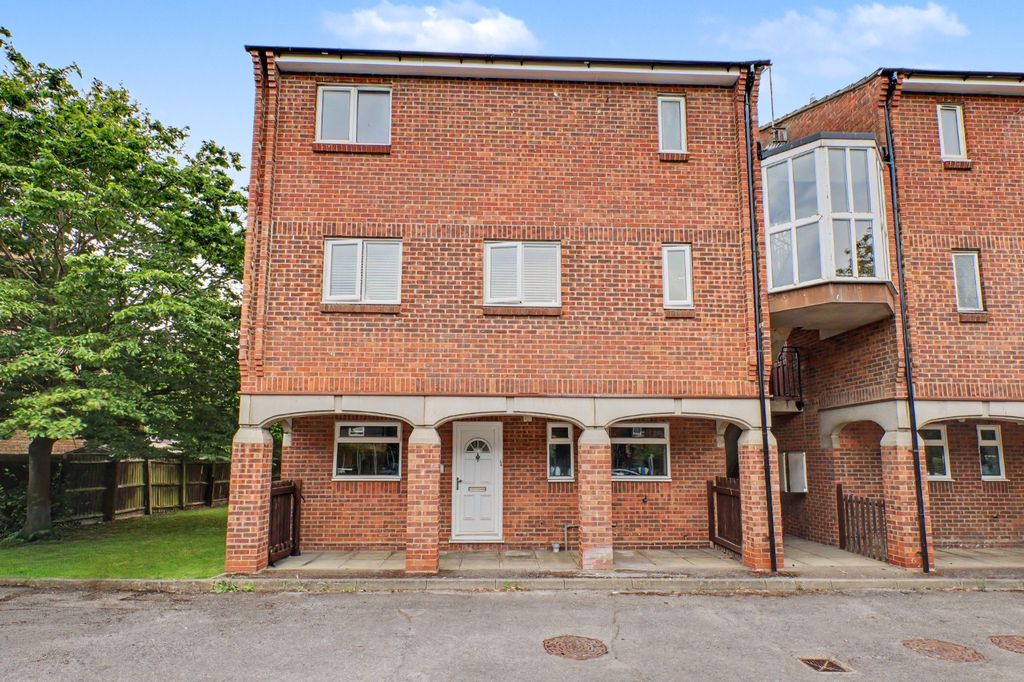 Property photo 1 of 9 4819650