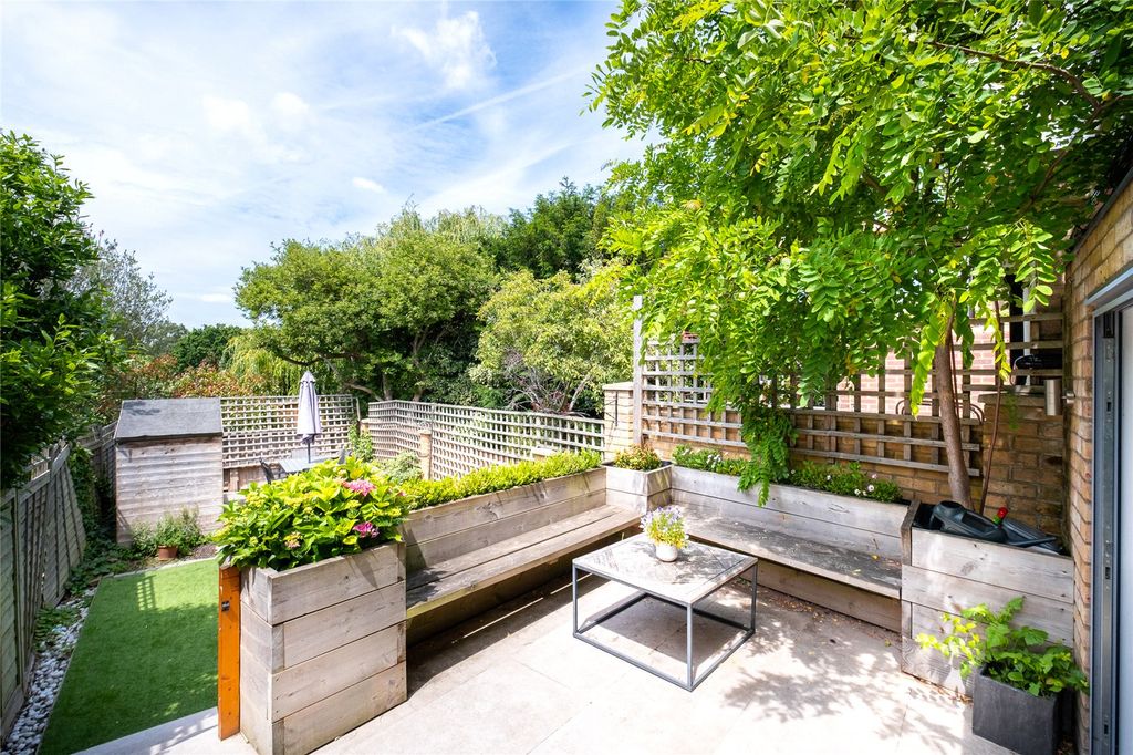 Property photo 2 of 11 Picture No. 20