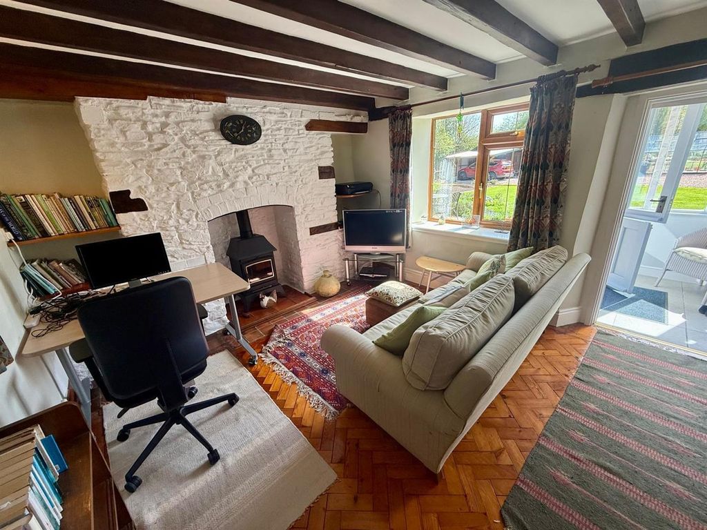 Property photo 3 of 33