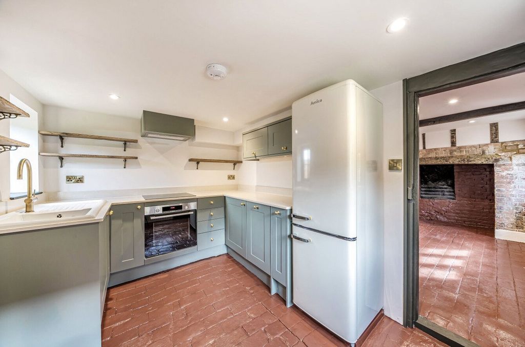 Property photo 2 of 19 1343778-24-68B1Bf...