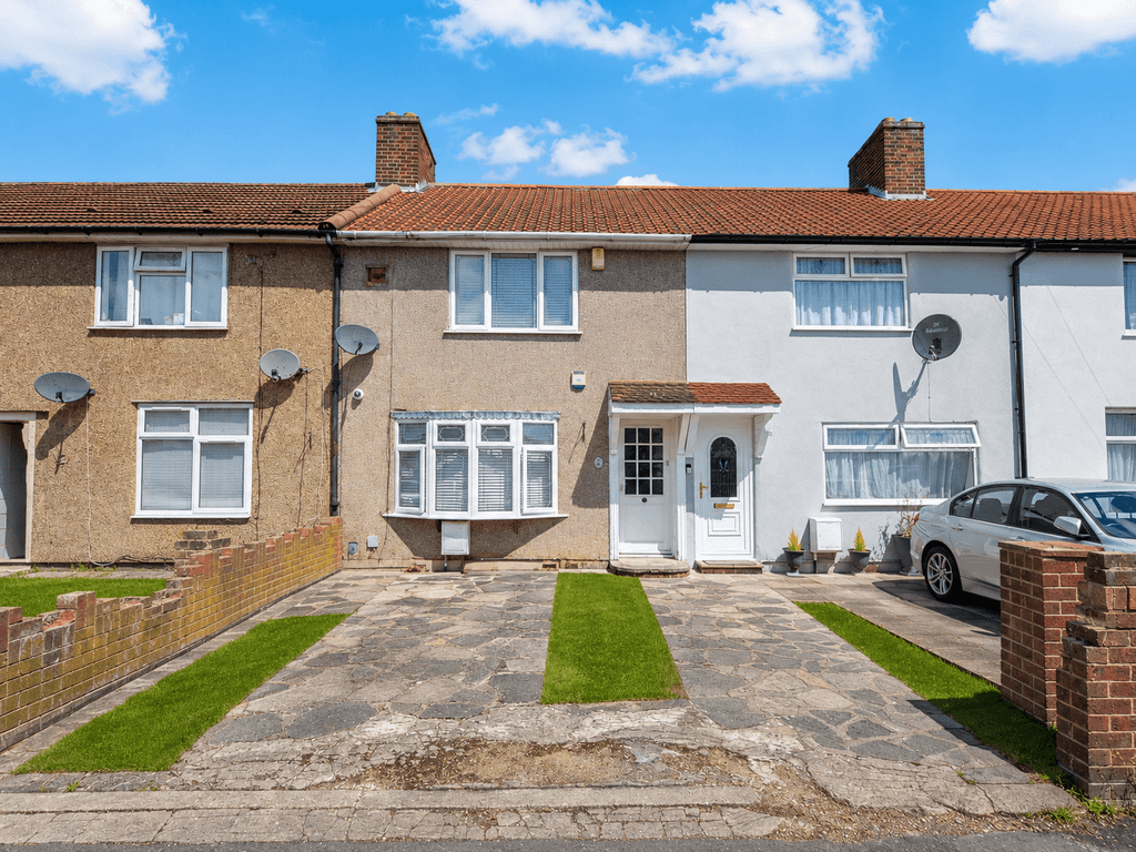 Property photo 1 of 20 3 Bedroom Family Home In Dagenham