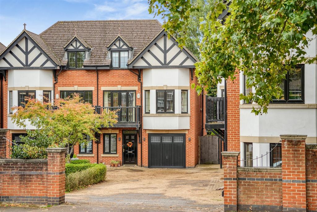 Property photo 1 of 41