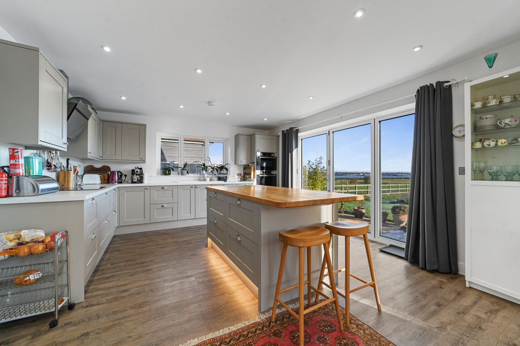 Property photo 3 of 33 Standish-Kitchen (2)