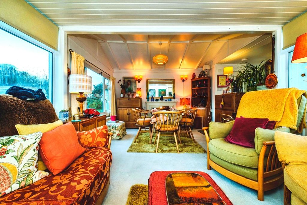 Property photo 3 of 27 Pbox-Img.Jpg