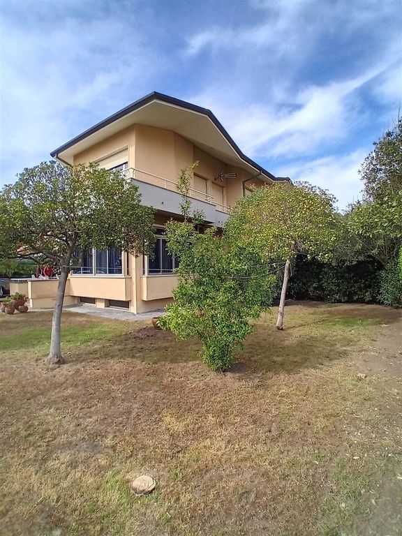 Property photo 2 of 30
