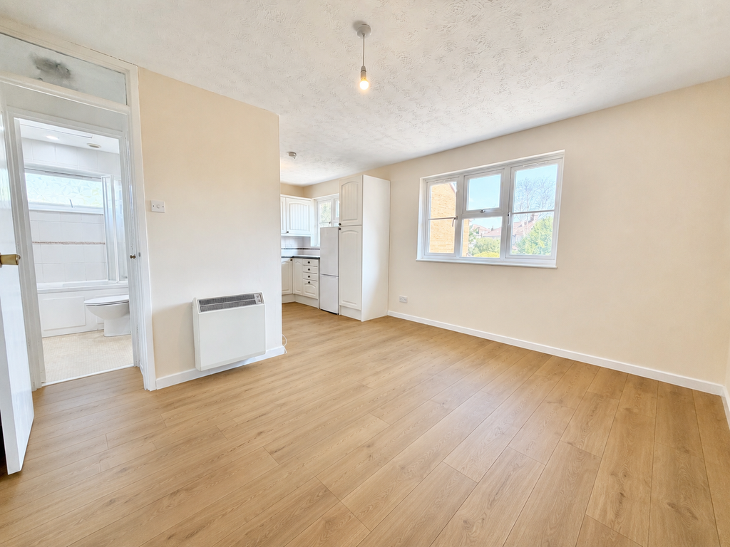 Studio to rentRider Close, Sidcup DA15