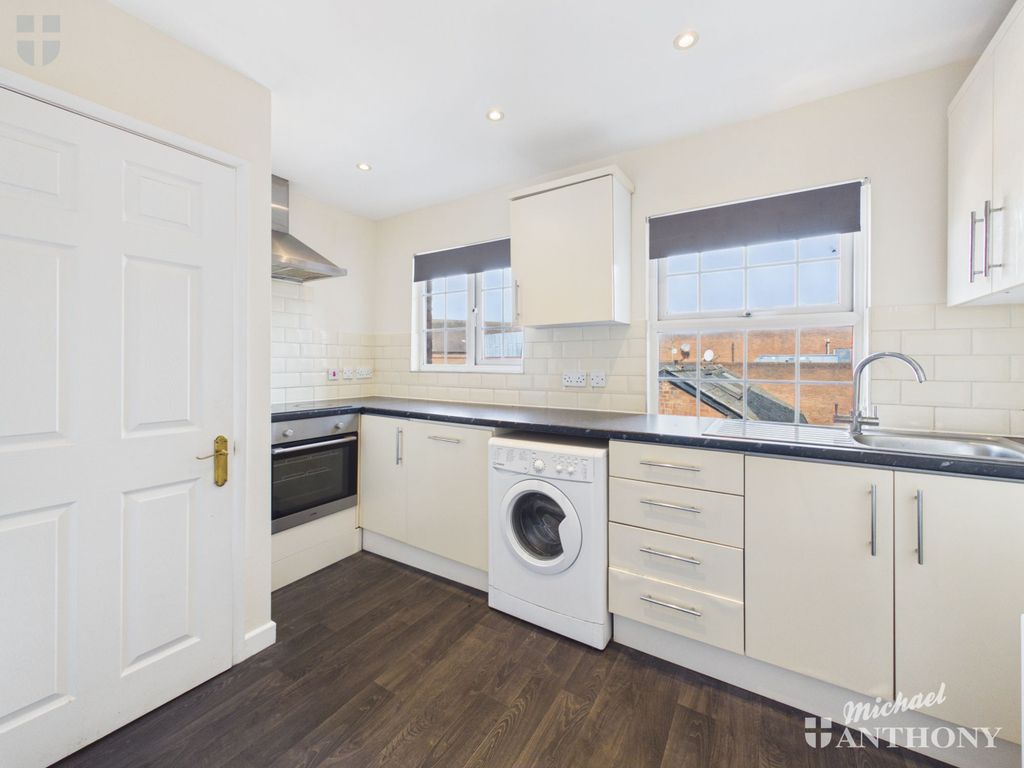 Property photo 3 of 8 Cam03852G0-Pr0738-Still003