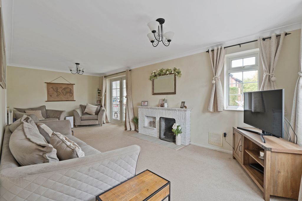 Property photo 3 of 16