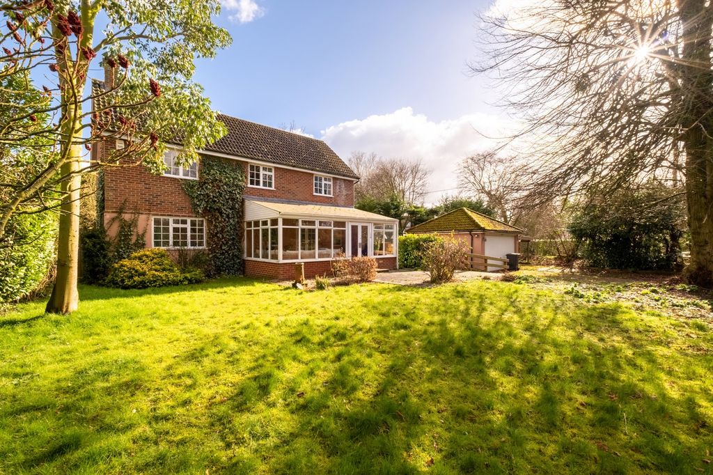 Property photo 2 of 27