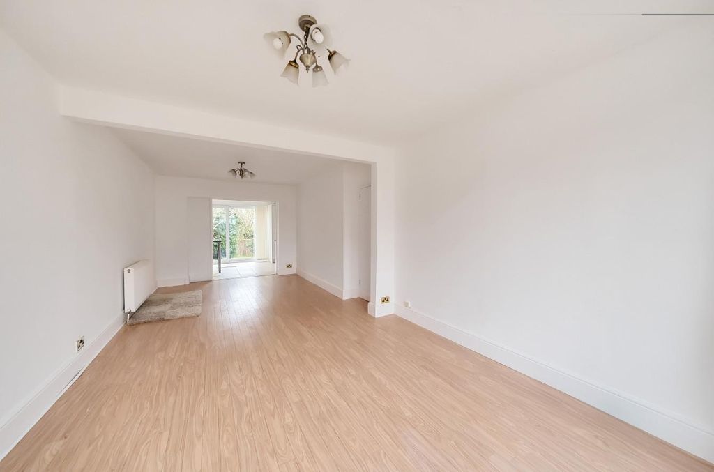 Property photo 3 of 9 Davidson Frost-Wellings,Dfw, Felbridge Ave,.Jpg