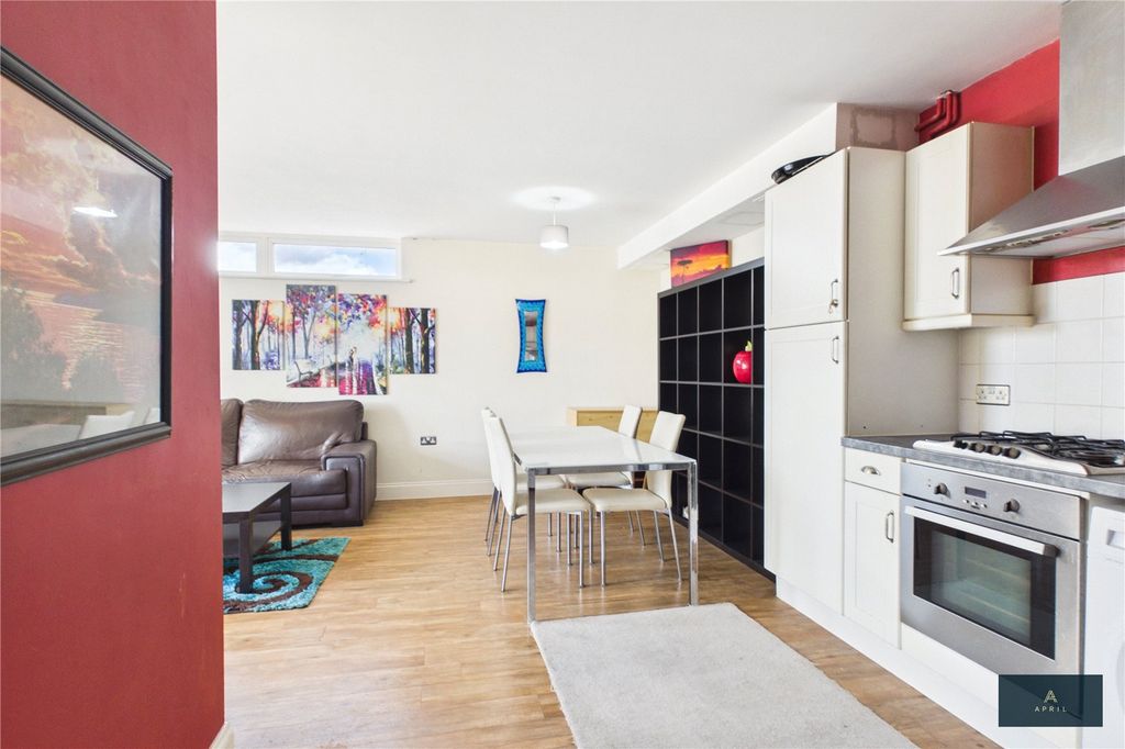 Property photo 3 of 18 Picture No. 03