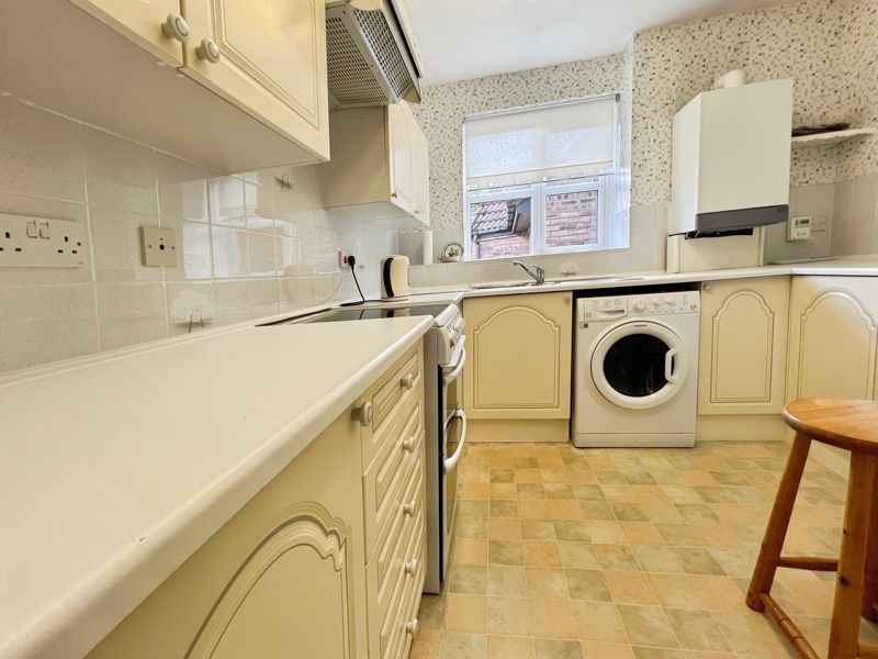 Property photo 3 of 8 Kitchen