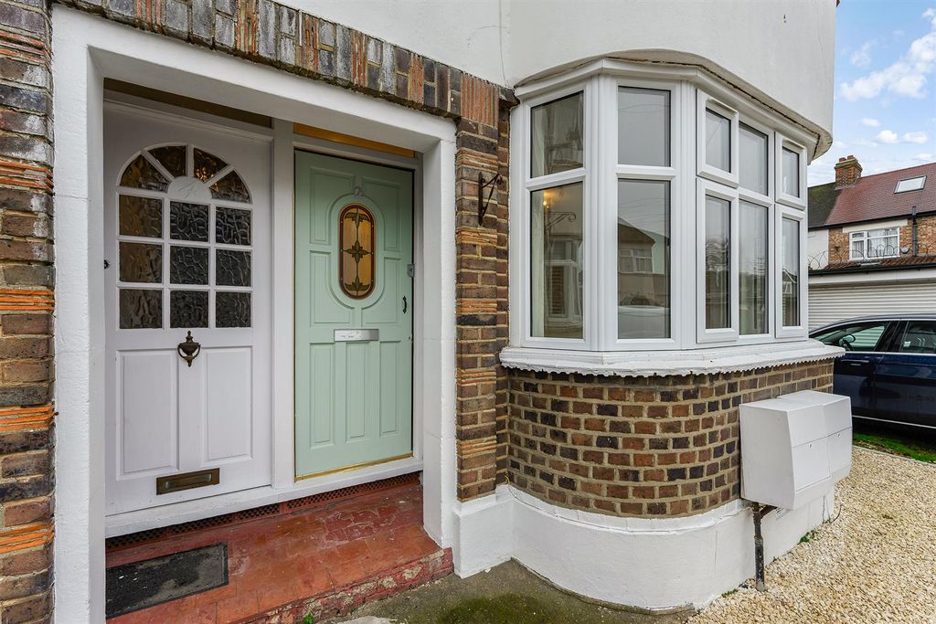 Property photo 2 of 19