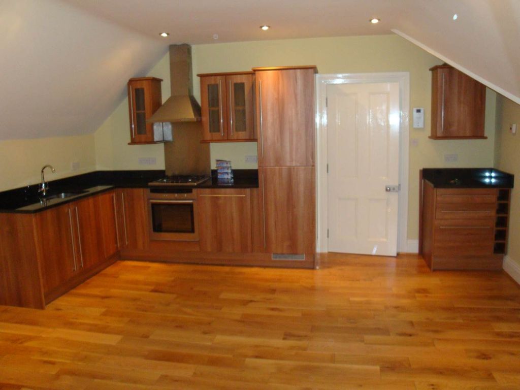 Property photo 2 of 11 Queenrdtf4 022