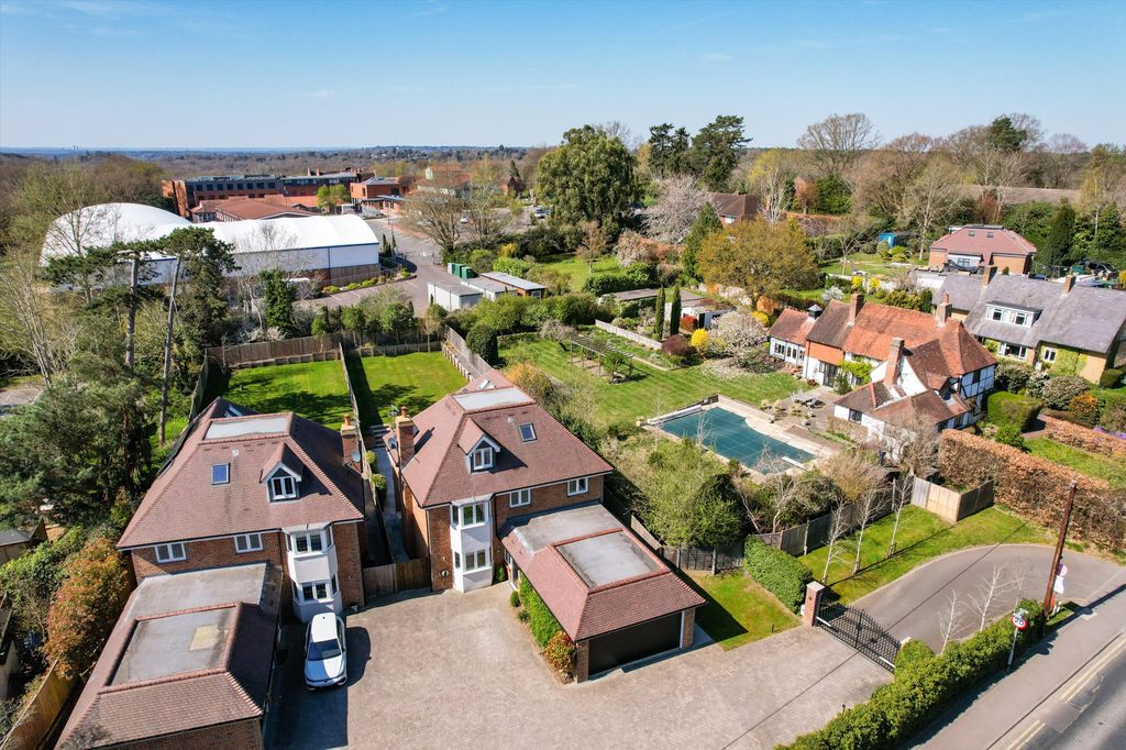 Property photo 3 of 19 Image