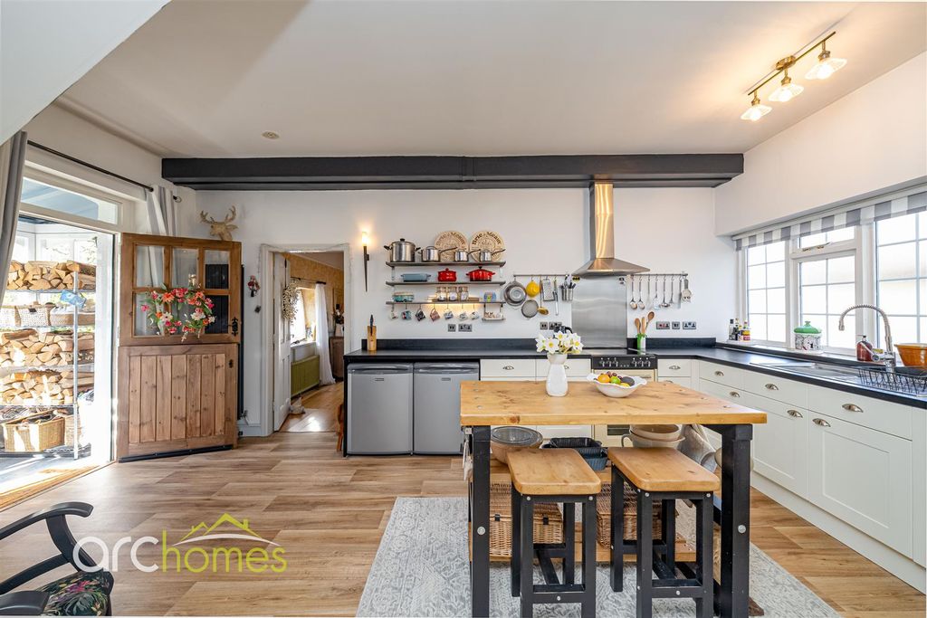 Property photo 3 of 63 Coach-10.Jpg