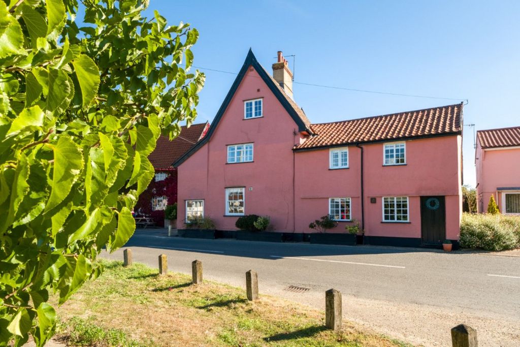 Property photo 1 of 37