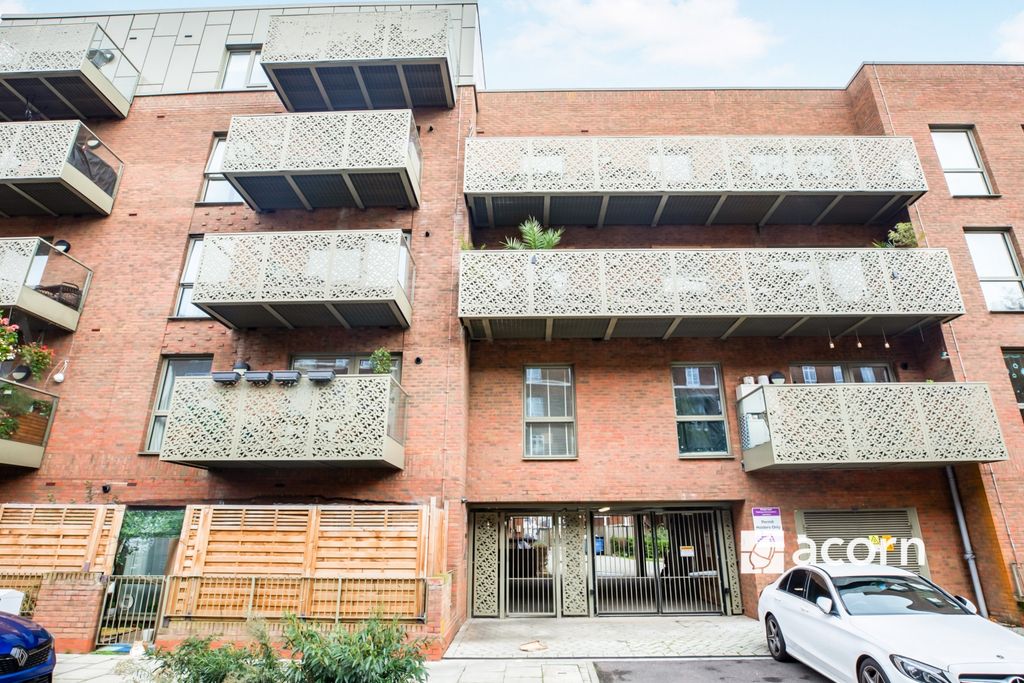 Property photo 2 of 10 B29Cde16-Bbbf-F01...