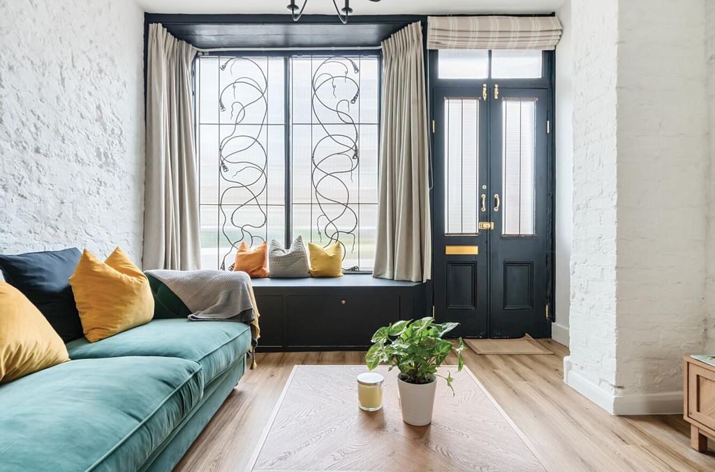 Property photo 2 of 18