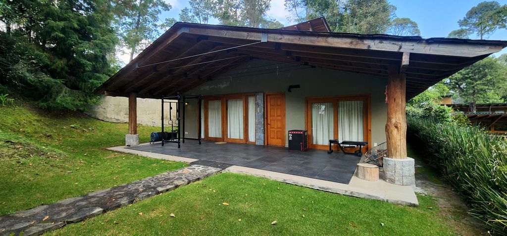 Property photo 2 of 38