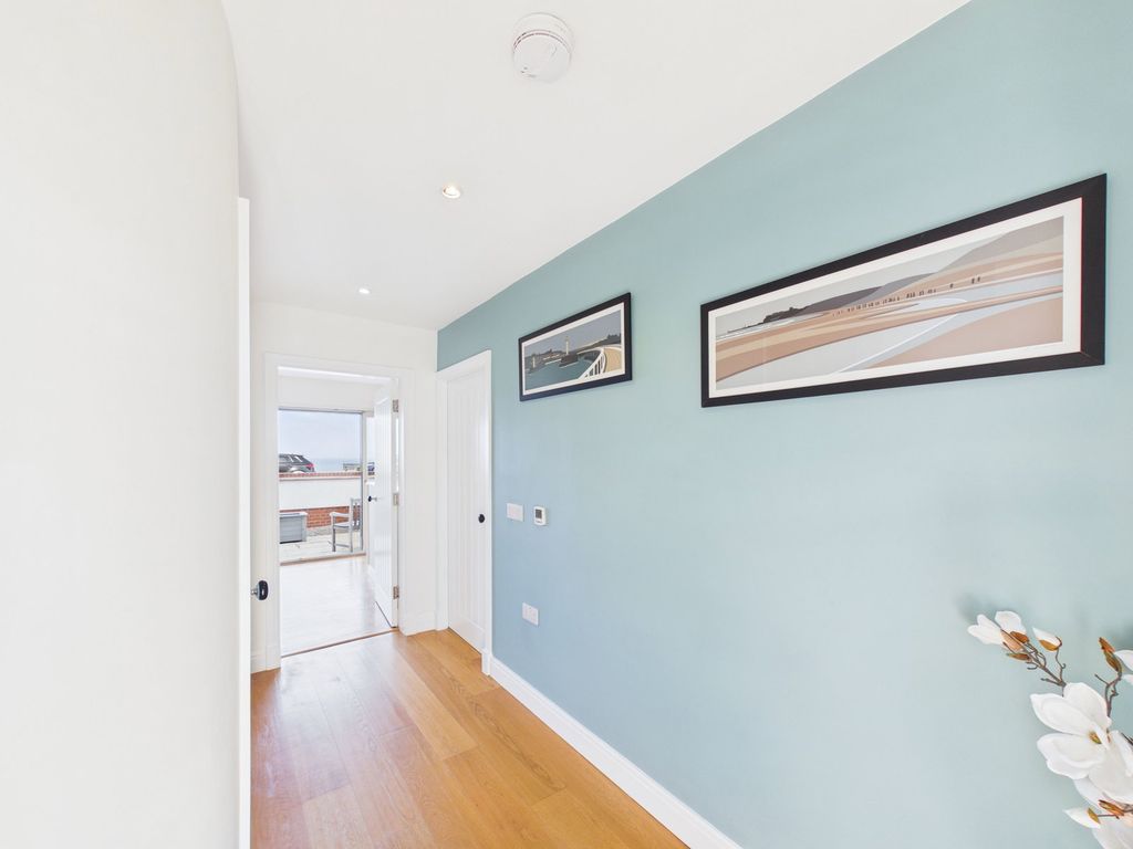 Property photo 3 of 33