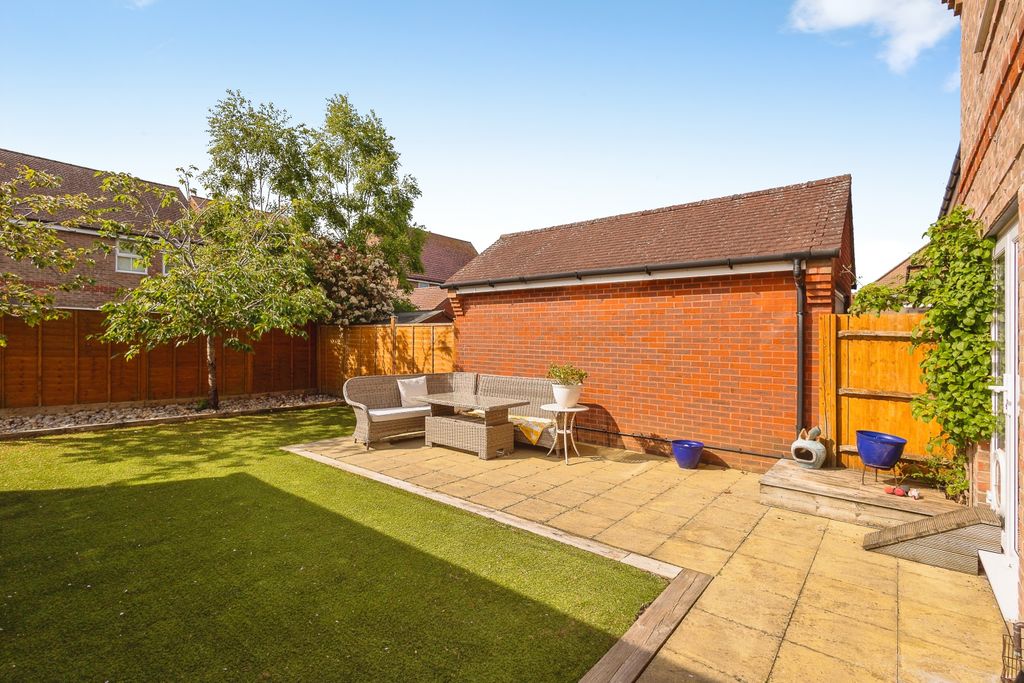 Property photo 2 of 18 Rear Garden