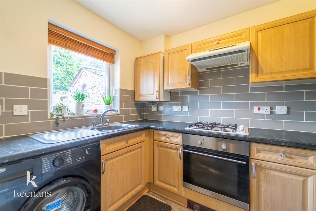 Property photo 3 of 20 Oak Close-1.Jpg