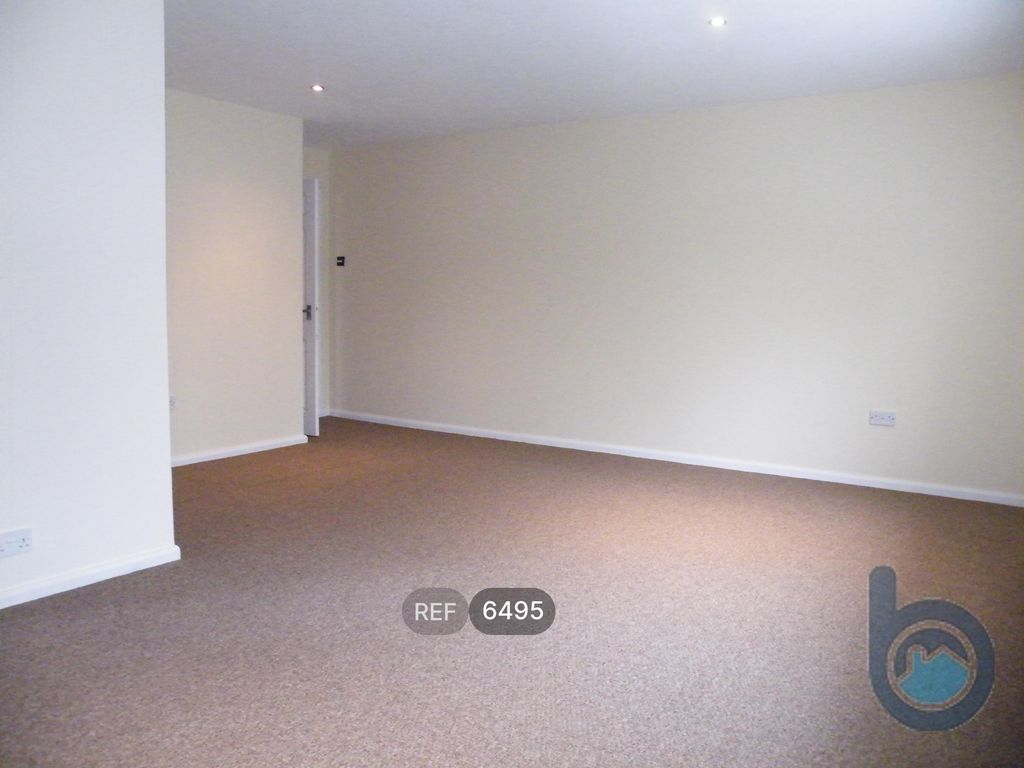 Property photo 3 of 11 Living Room