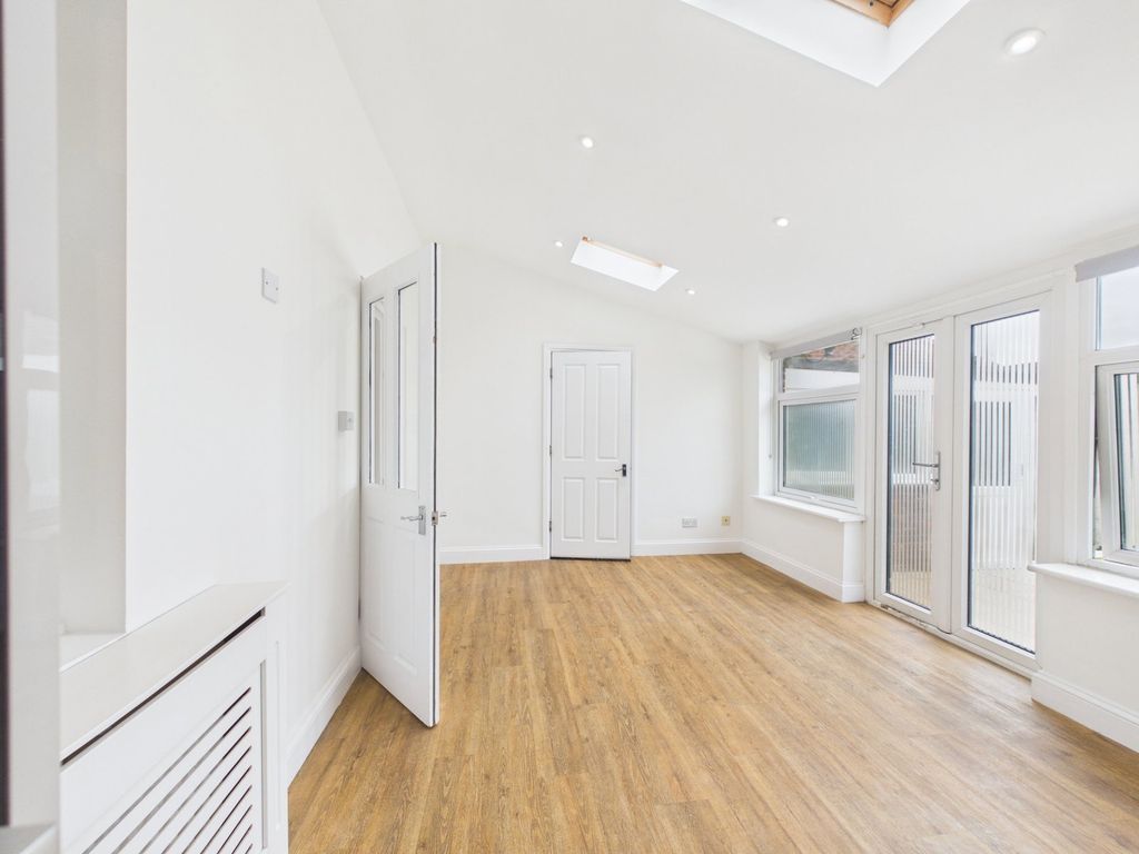 Property photo 3 of 29