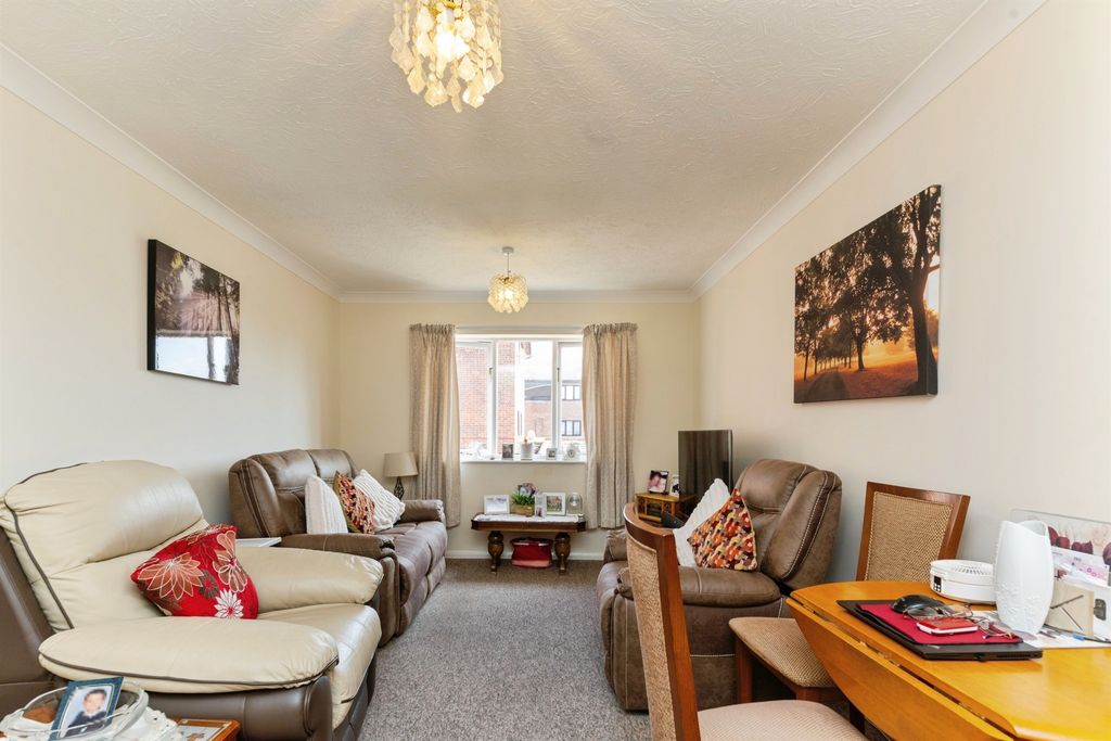 Property photo 2 of 16
