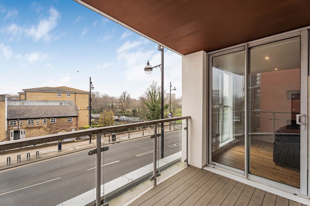 Property photo 2 of 24 Balcony