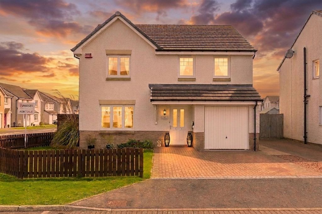 Property photo 1 of 41