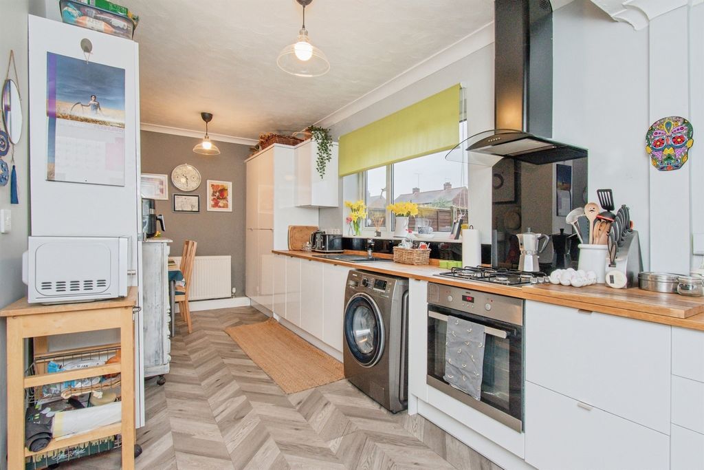 Property photo 2 of 13