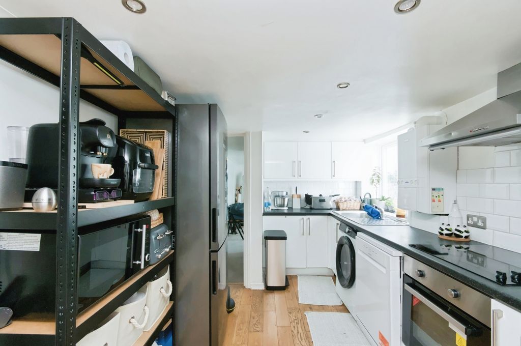 Property photo 3 of 23 Pbox-Img.Jpg
