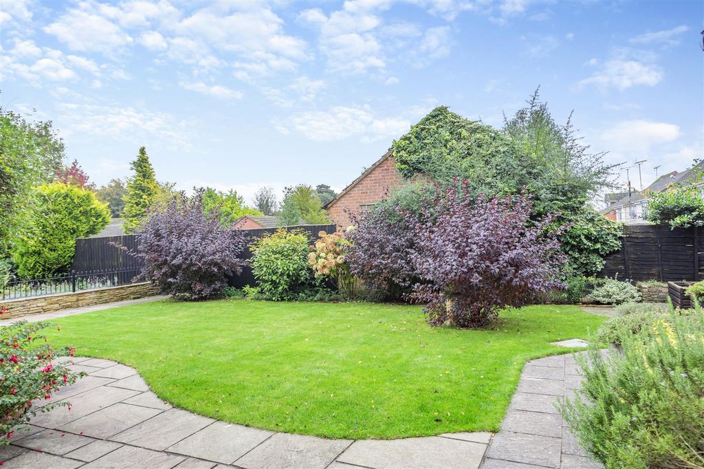 Property photo 2 of 51