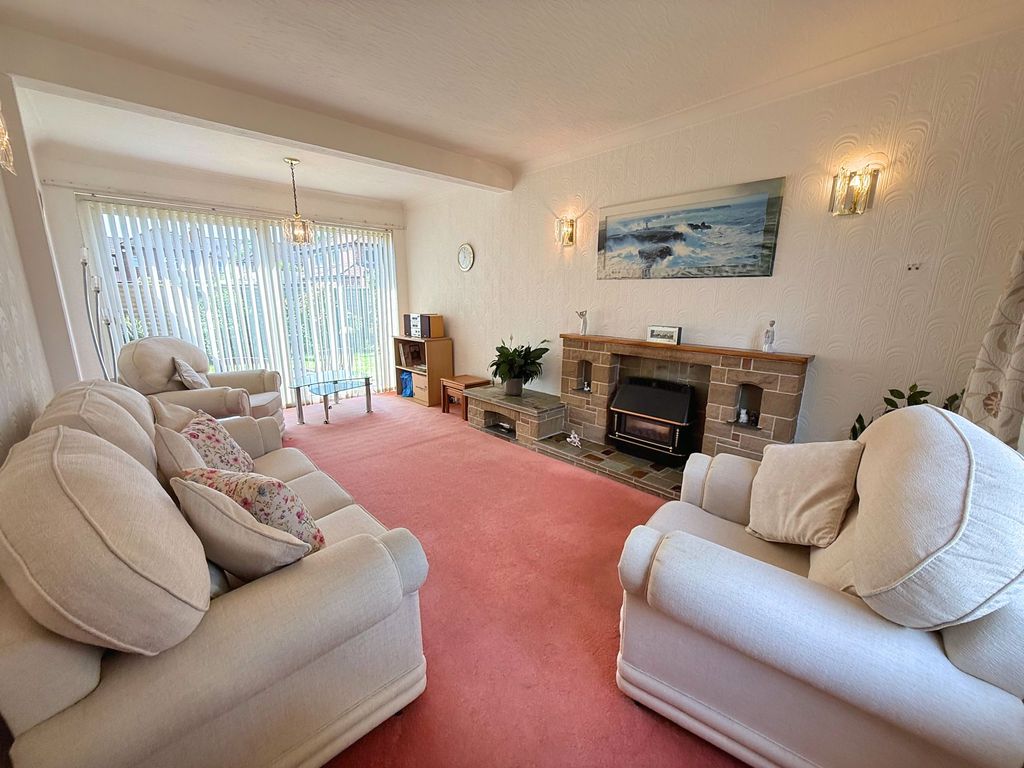 Property photo 2 of 27