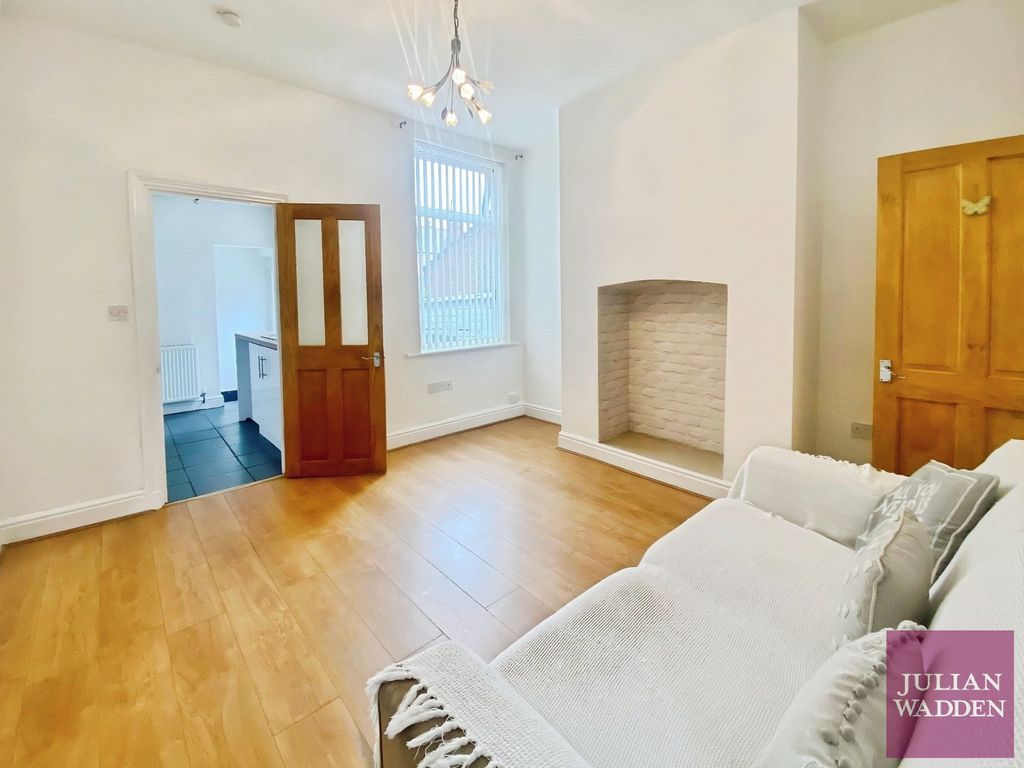Property photo 3 of 11 Picture No. 36