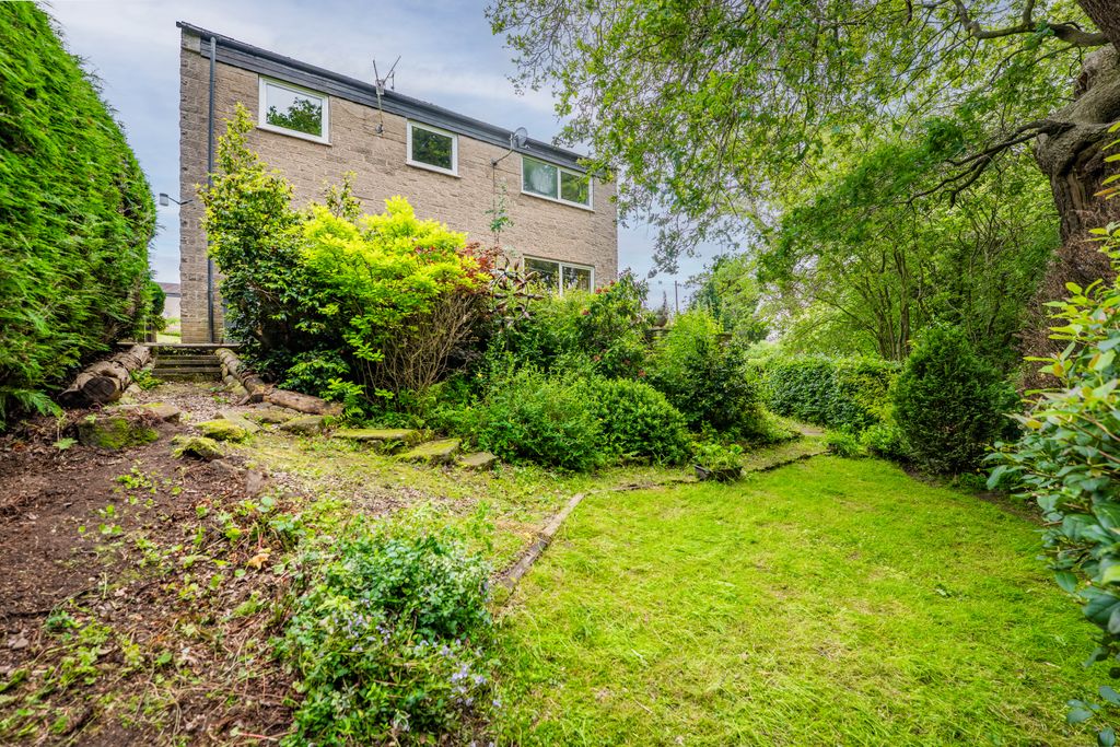 Property photo 2 of 27