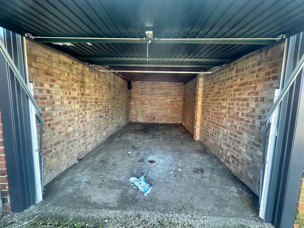 Property photo 2 of 3