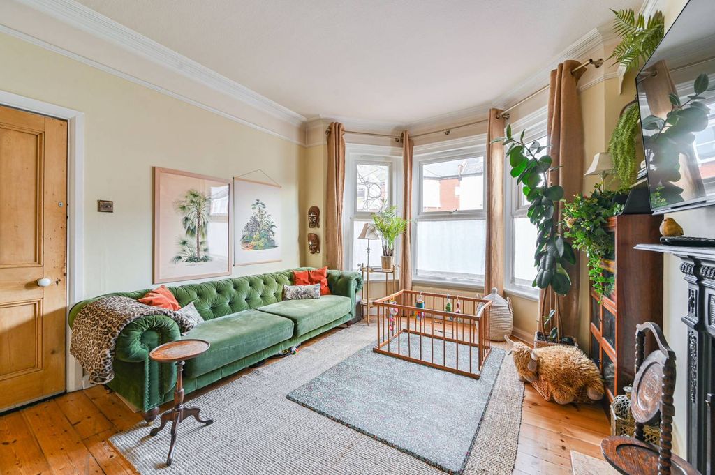 Property photo 3 of 33