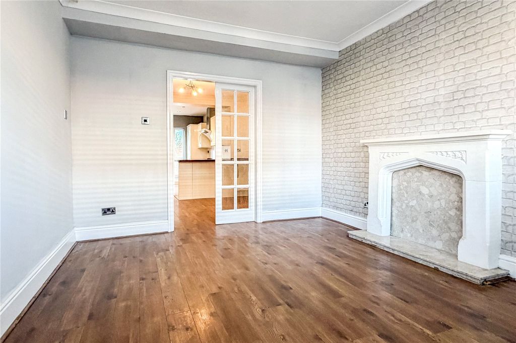 Property photo 2 of 15 Lounge