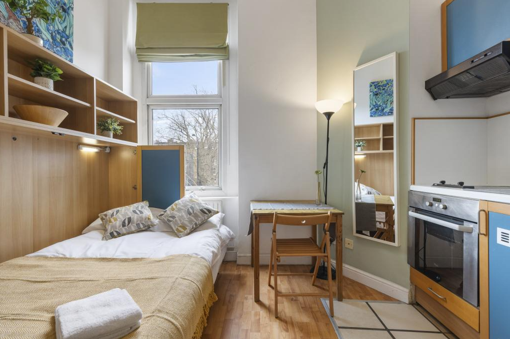 Property photo 1 of 10 Studio To Rent