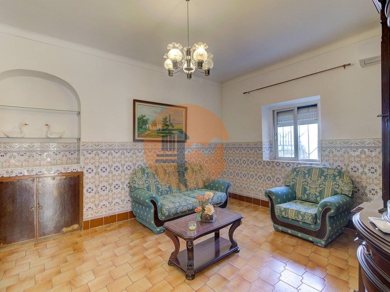 Property photo 2 of 46
