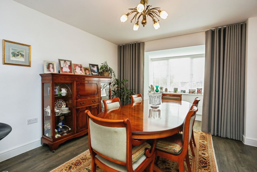 Property photo 3 of 15 Photo