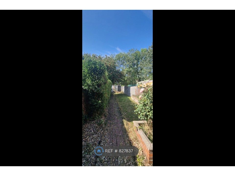 Property photo 3 of 13 Garden