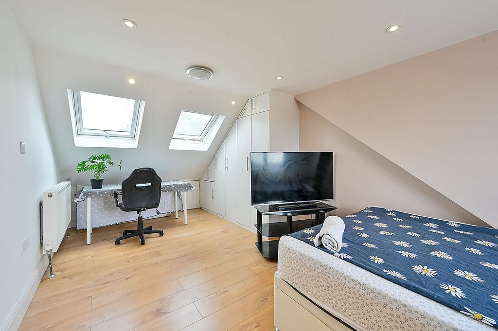 Property photo 1 of 4